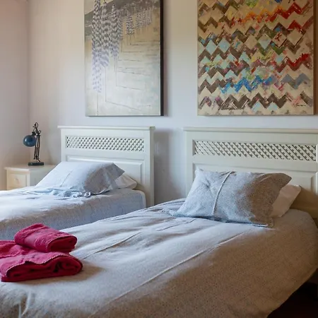 The Pool House * Longos