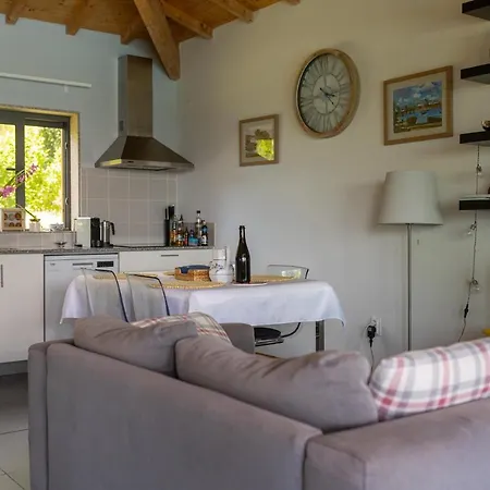 The Pool House * Longos