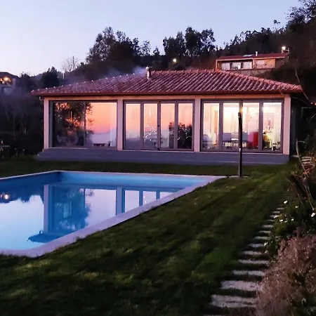 The Pool House Casa de Férias Longos