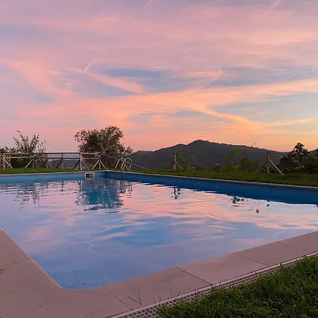 The Pool House * Longos