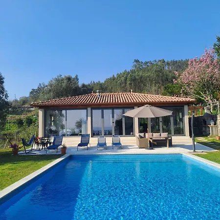The Pool House * Longos