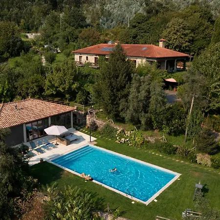 The Pool House * Longos