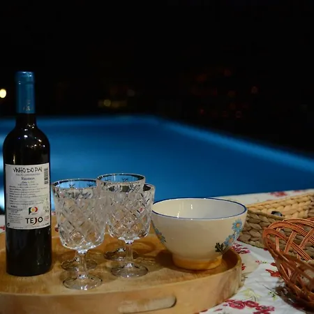 The Pool House * Longos