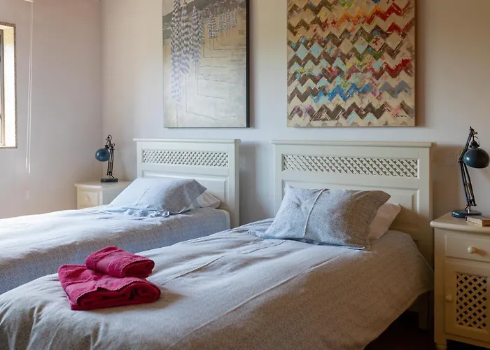 The Pool House * Longos