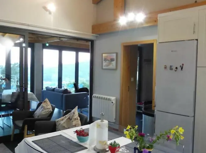 The Pool House * Longos